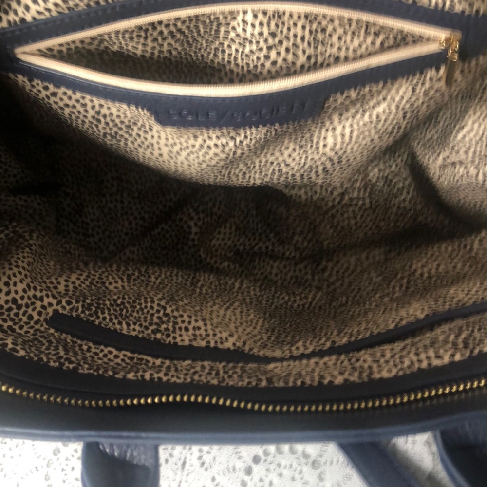 Carry all soft pebble pleather faux suede?? (Maybe - Picture 5 of 8